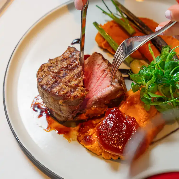 vox-restaurant-5