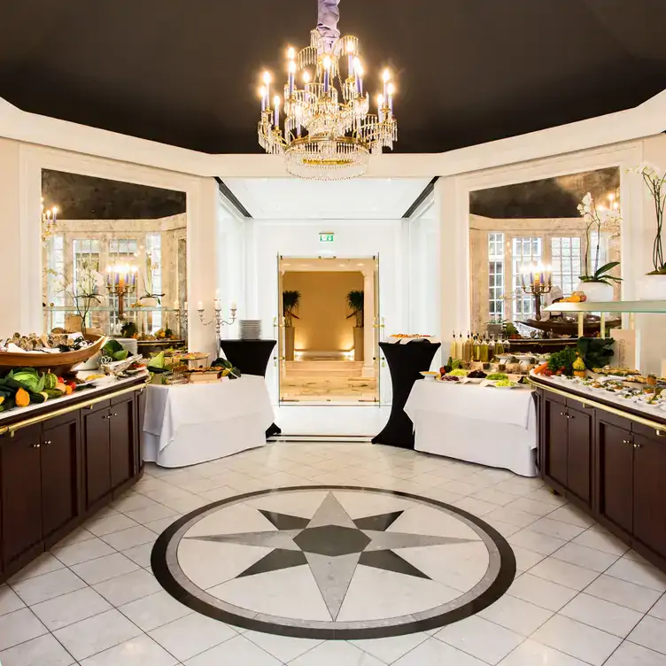 charles-bar-im-excelsior-hotel-ernst3
