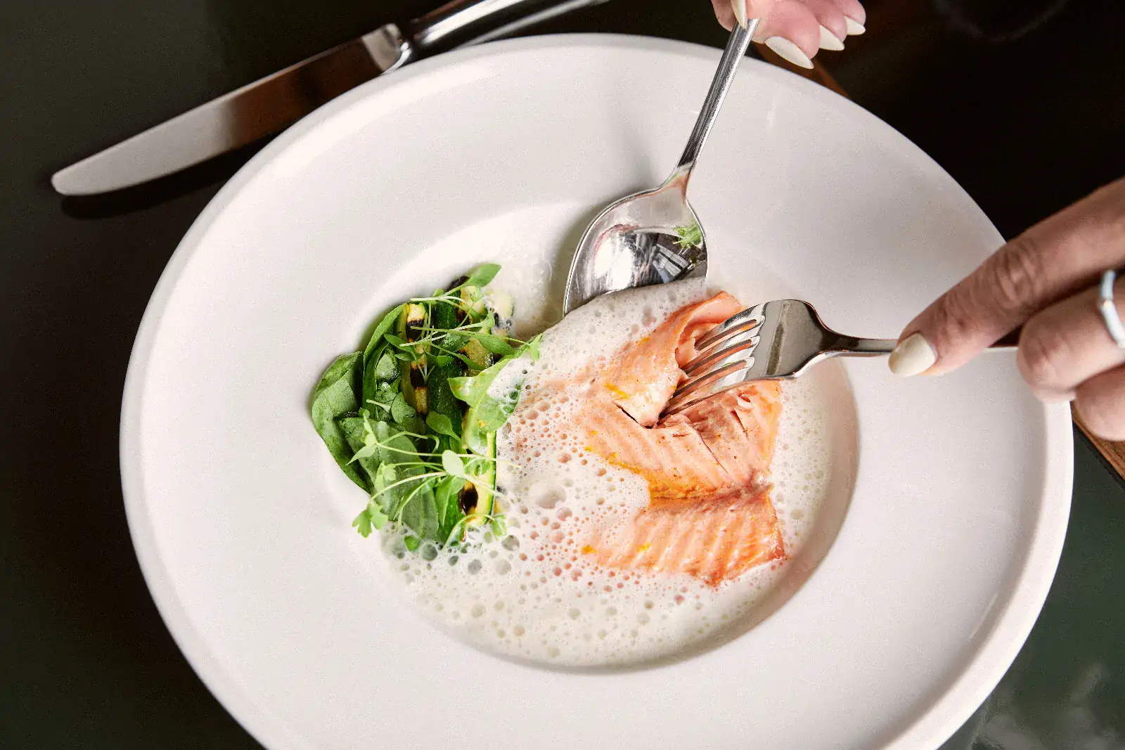 Fischfilet in schaumiger Sauce im Château Royal, einem der besten Fischrestaurants in Berlin